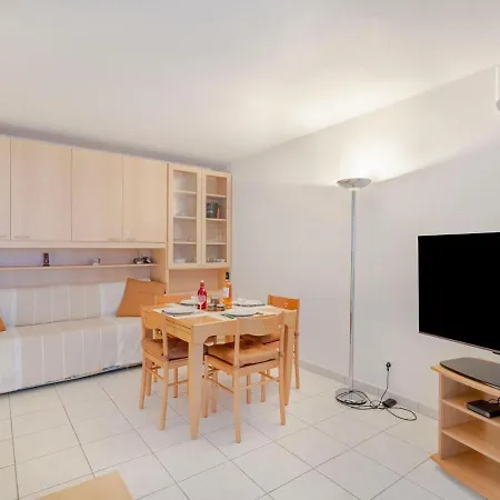 Apartment Le Clos Saint Saens-3 By Interhome
